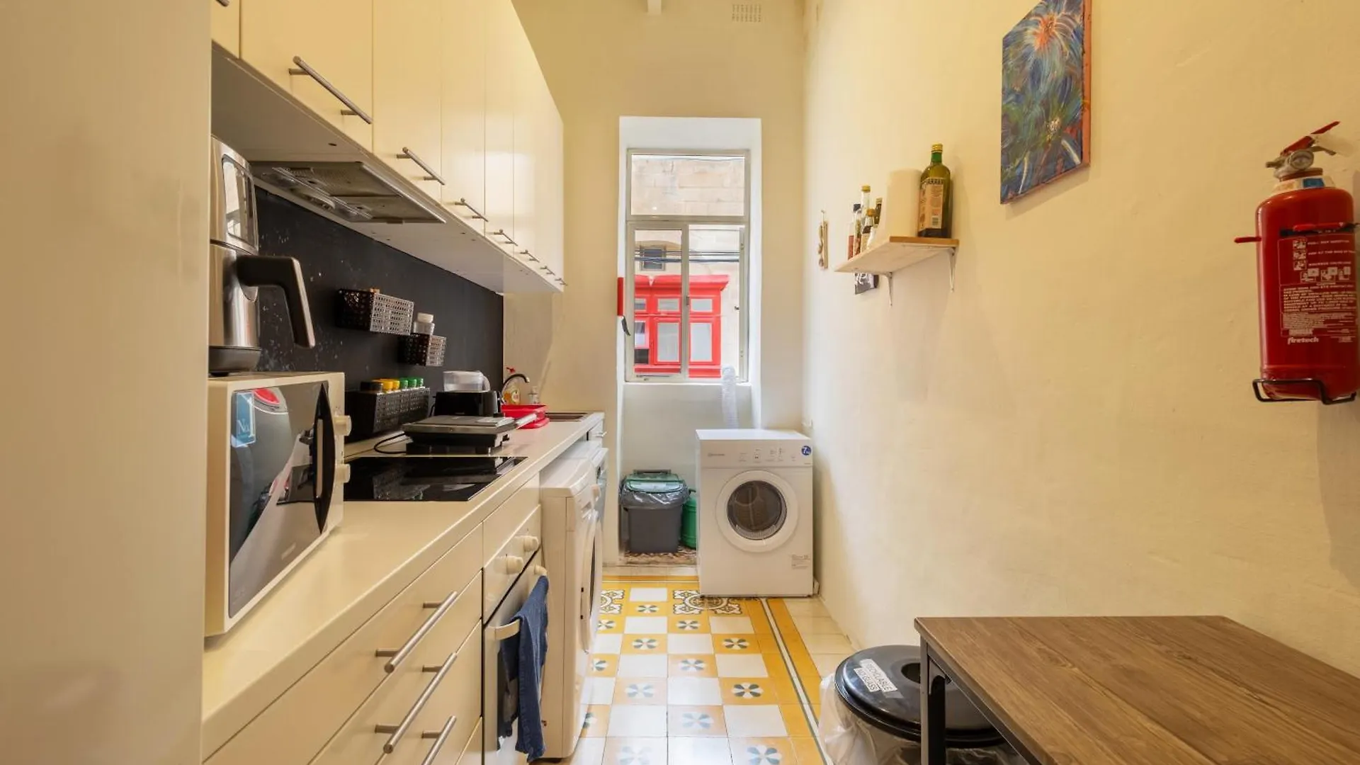 Quiet Double Ensuite Room Слима Мальта