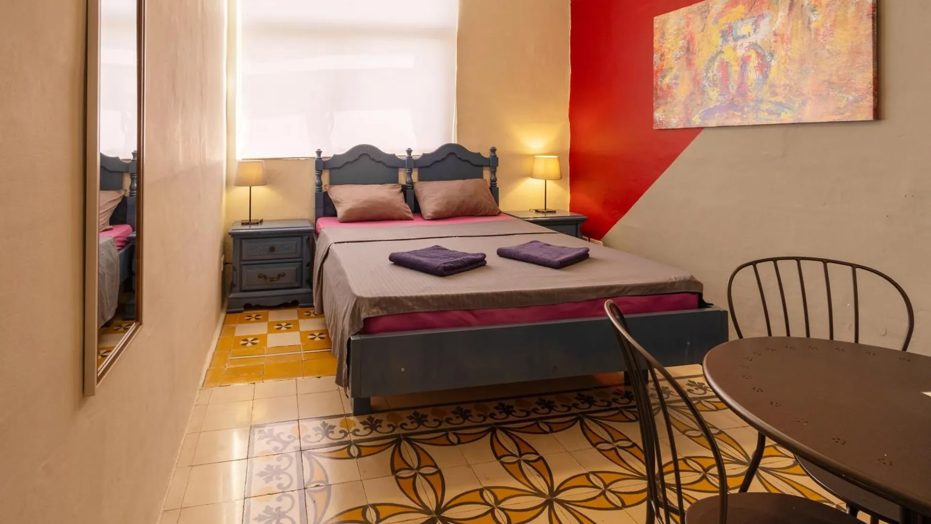 Quiet Double Ensuite Room Слима